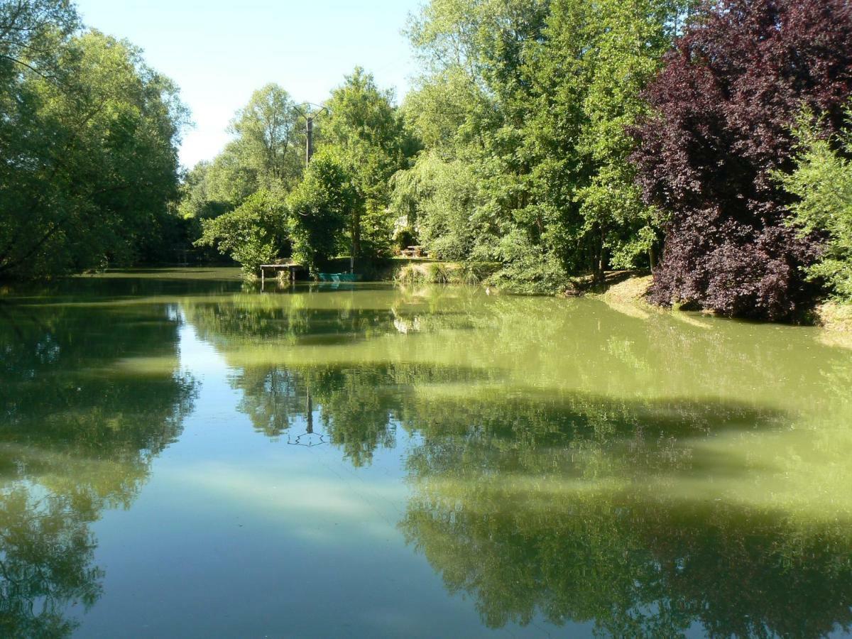 La Maison De L'Etang Sampigny Luaran gambar