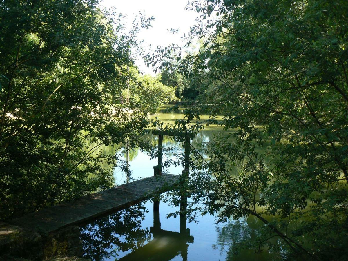 La Maison De L'Etang Sampigny Luaran gambar